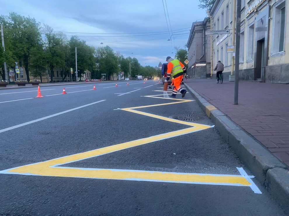 В городе обновляется дорожная разметка.