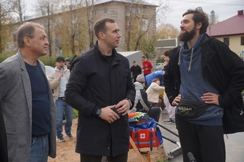 В эти выходные в нашем городе присутствовал замгубернатора Архангельской области Сергей Пивков.